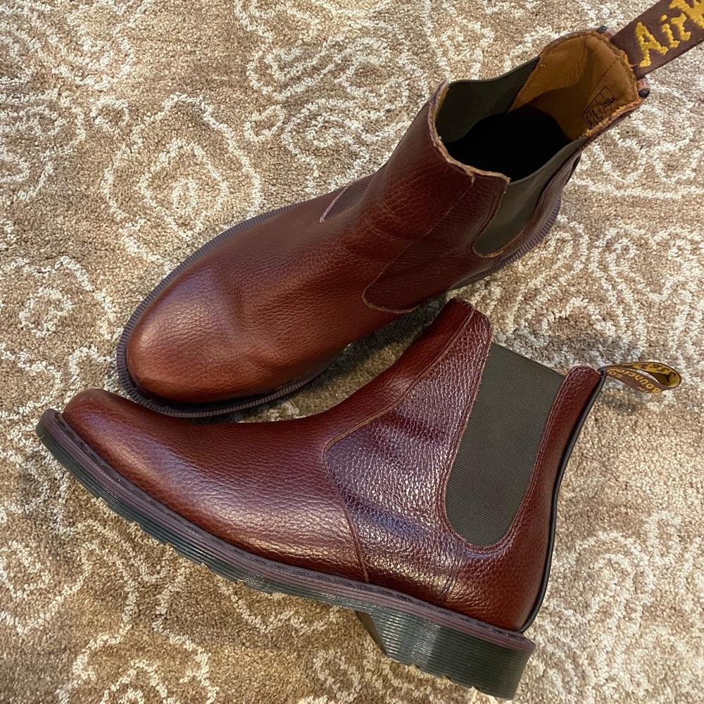 Dr. Martens Chelsea boot